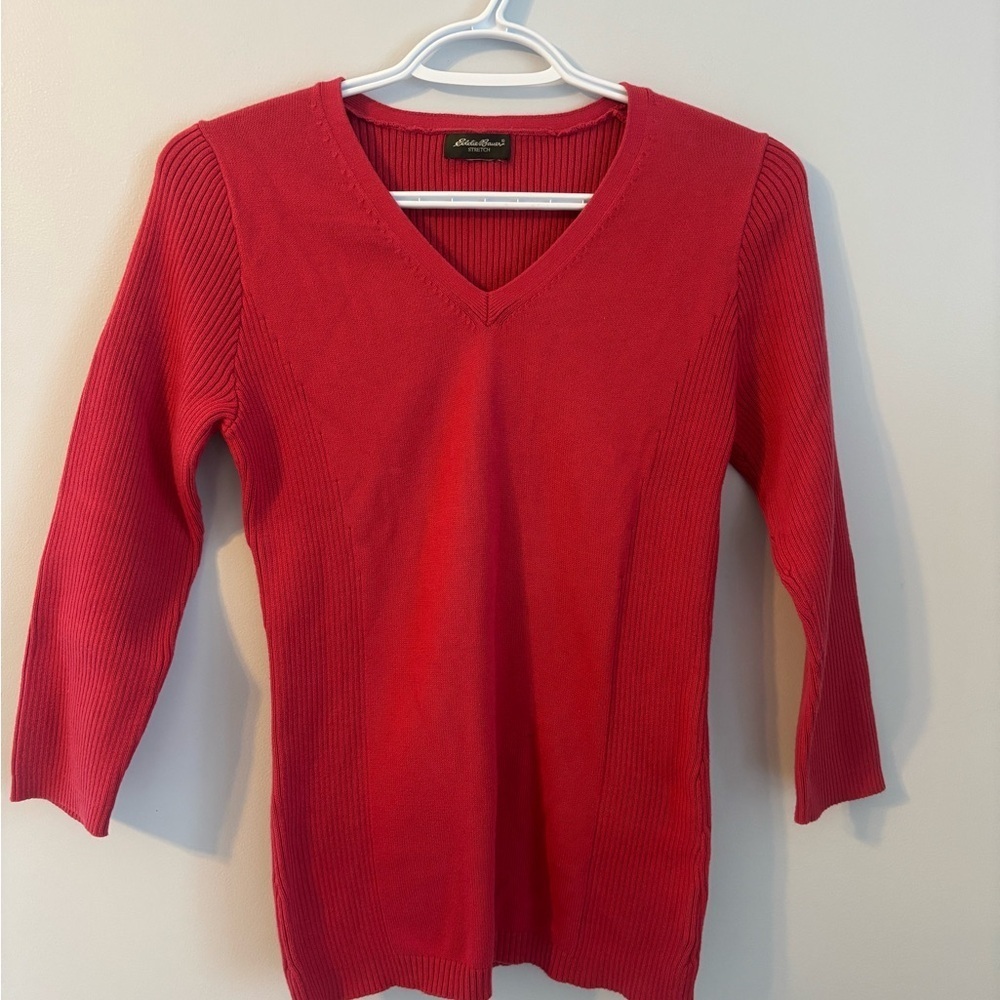 198S Eddie Bauer Women's V-Neck Sweater in Red